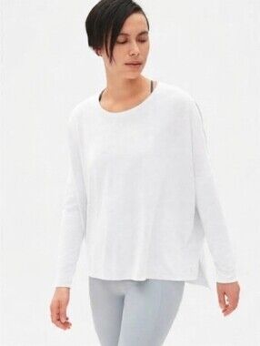 GapFit Breathe White Long Sleeve Top XS Drop Shoulder Athletic Top Yoga Running